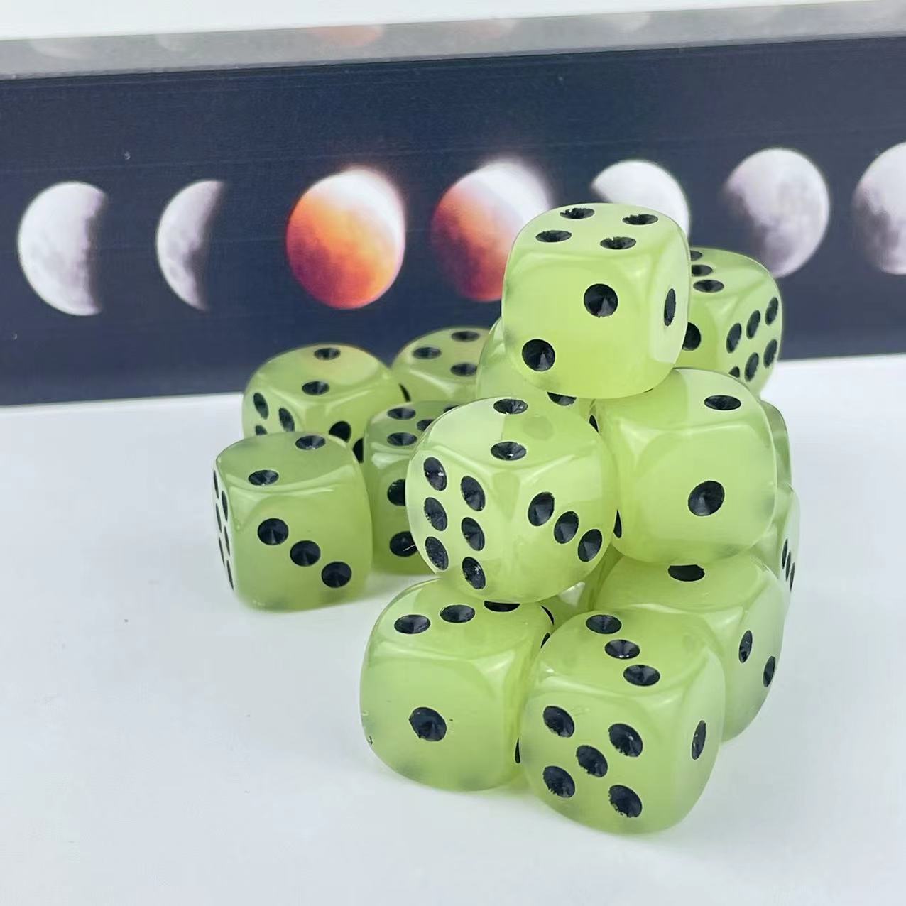 10 Pack 14mm D6 Six Sided Glow - Board Game Yahtzee บทวิจารณ์และราคา